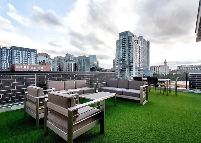 2 Newly Built Luxury With Private Roofdeck