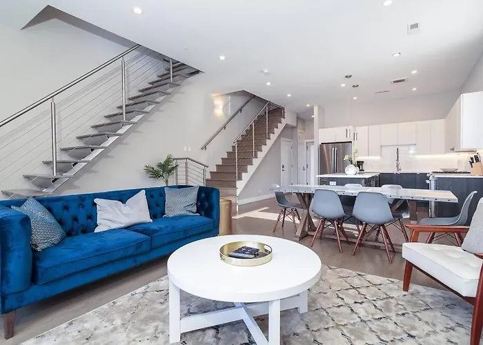2 Newly Built Luxury With Private Roofdeck Holiday home Chicago